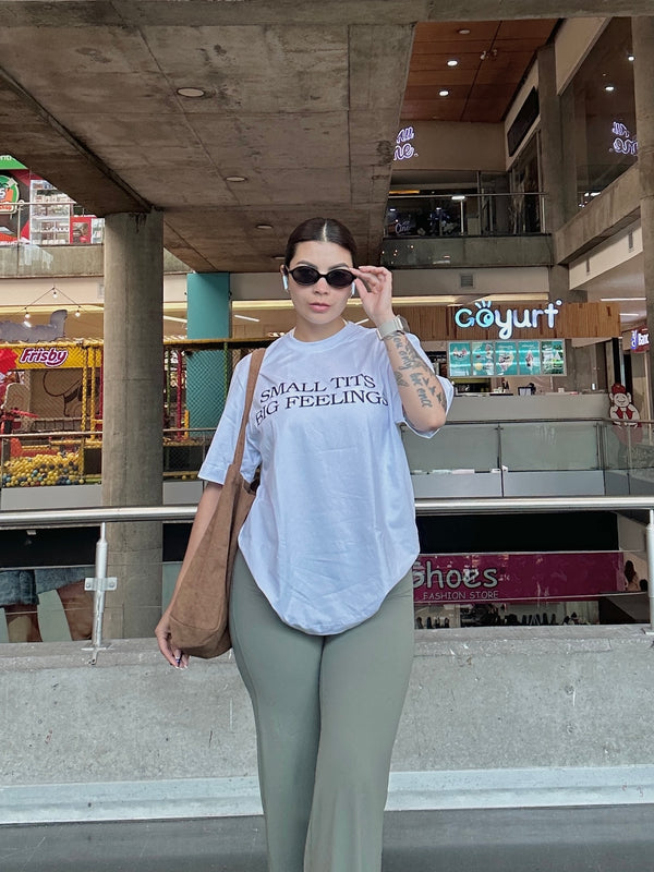 Small Tits ( Estampado) T-Shirt
